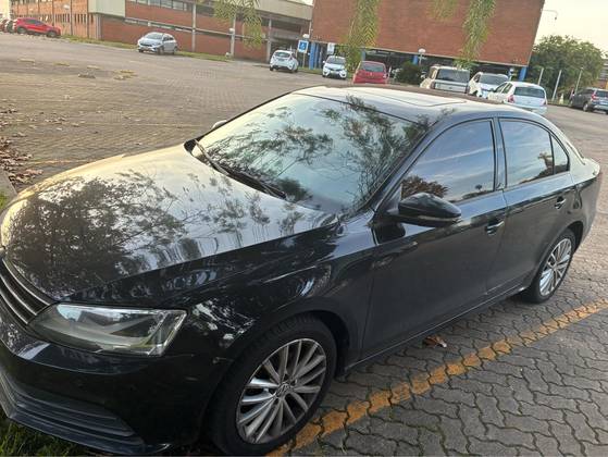 VOLKSWAGEN JETTA 2.0 COMFORTLINE FLEX 4P TIPTRONIC